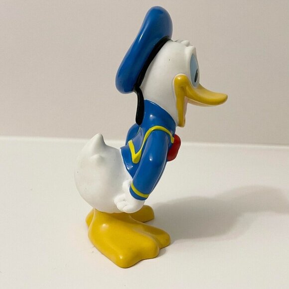 Disney Donald Duck and Daisy Vinyl Figure 4.5 and 5 Inch Toys - Picture 12 of 16